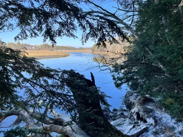 Freeport, ME 04032,00 River Rock LN