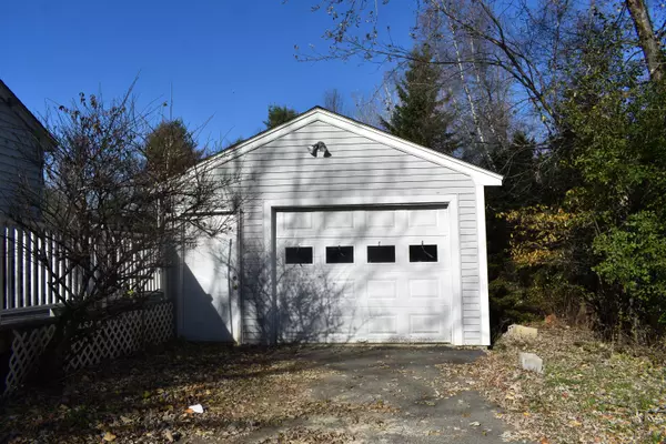 Sidney, ME 04330,265 Lyons RD