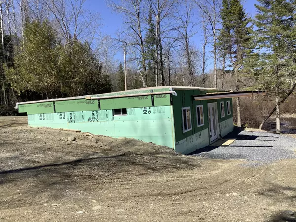 Fort Fairfield, ME 04742,21 Morse RD