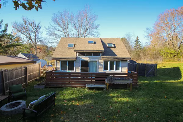 40 Coldbrook RD, Hampden, ME 04444