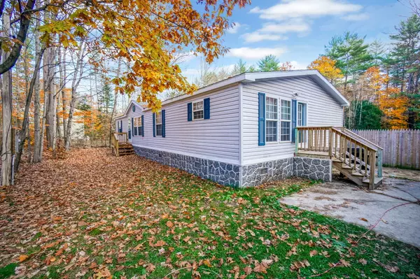 80 Songo School RD, Naples, ME 04055