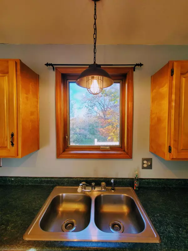 Sidney, ME 04330,50 Sunset RDG