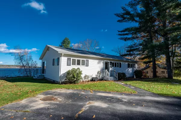 33 Loon DR, Gardiner, ME 04345