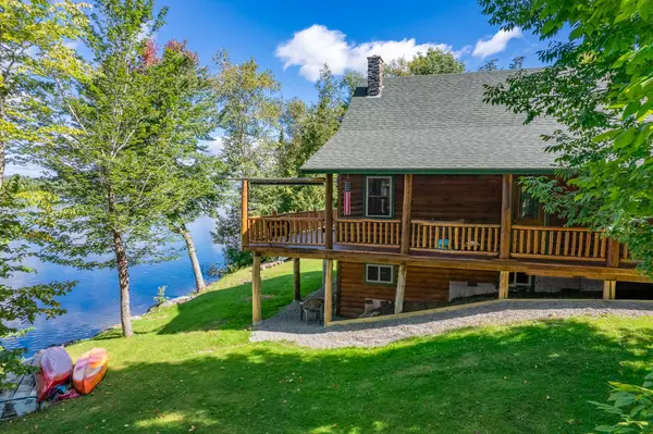 31 Whitetail LN, Saint Albans, ME 04971