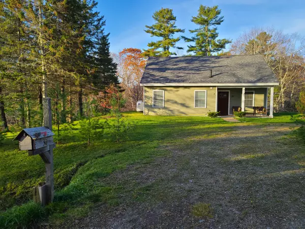 Frankfort, ME 04438,30 Hall LN