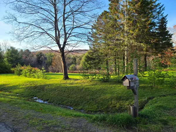 Frankfort, ME 04438,30 Hall LN