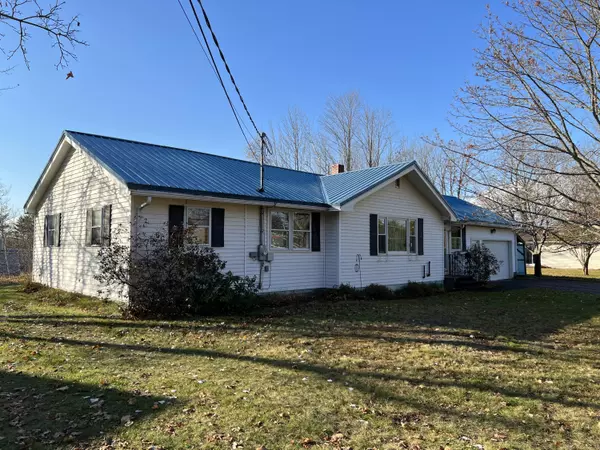 Newport, ME 04953,7 Wiseman ST