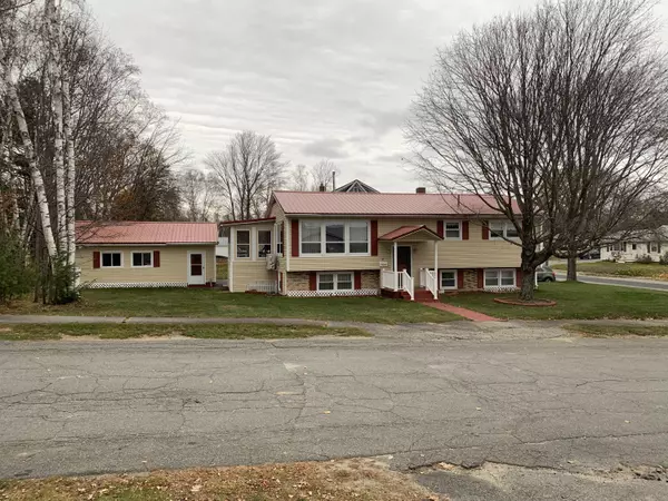 67 Connecticut AVE, Millinocket, ME 04462