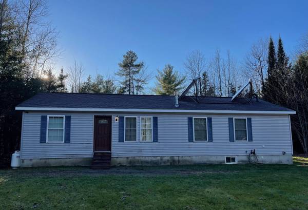 98 Poplar RD, Glenburn, ME 04401