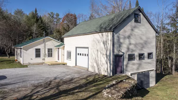 Paris, ME 04281,52 Hebron RD