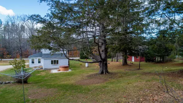 Mechanic Falls, ME 04256,12 Brown RD