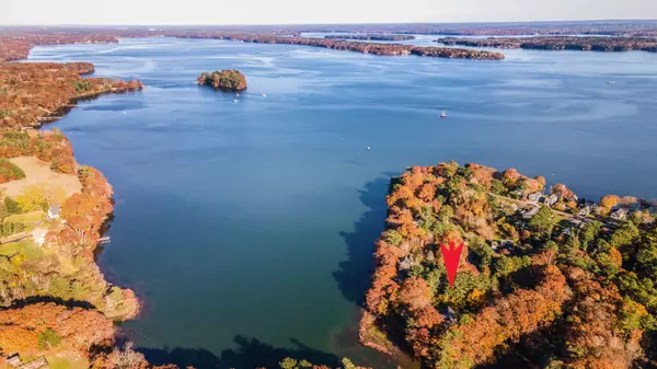 Freeport, ME 04032,159 Maquoit DR