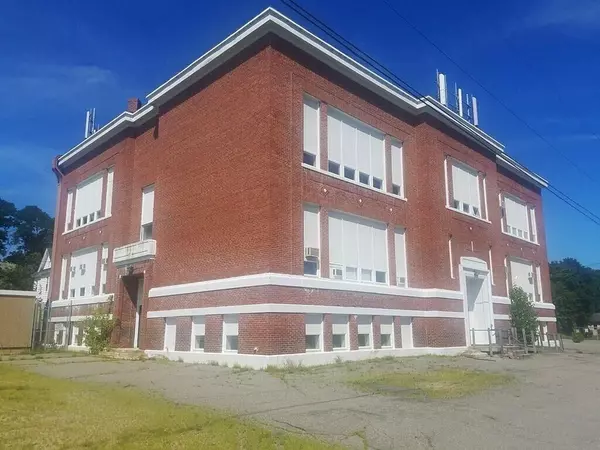 Millinocket, ME 04462,70 Spring ST