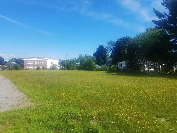 Millinocket, ME 04462,70 Spring ST