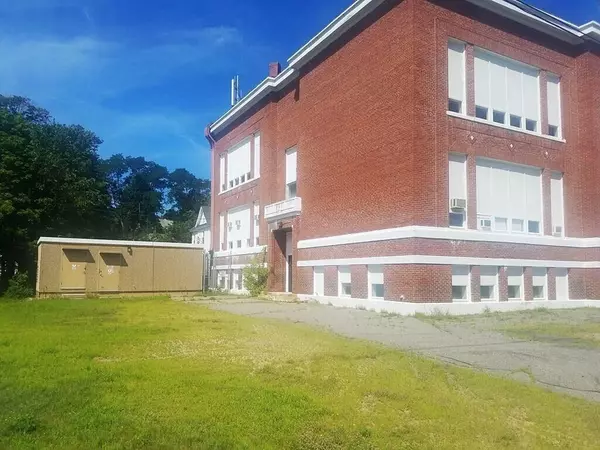 Millinocket, ME 04462,70 Spring ST