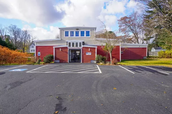 68 Maple ST, Mechanic Falls, ME 04256