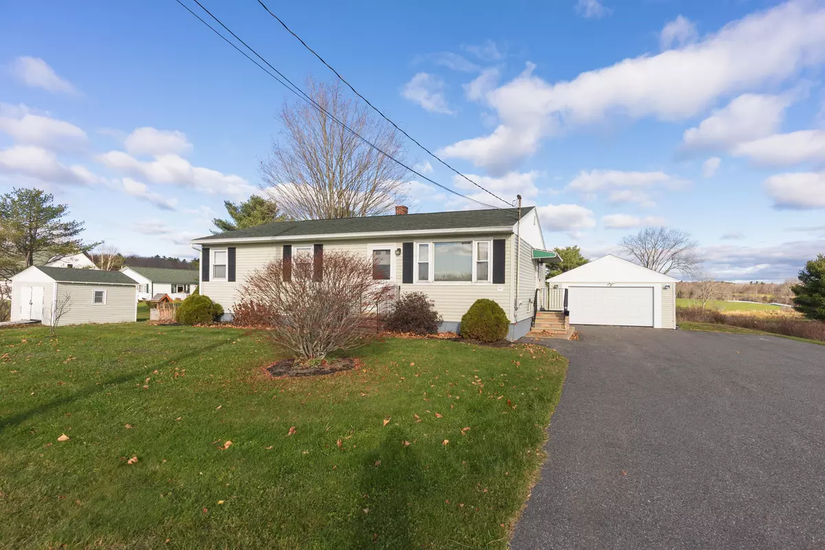 West Gardiner, ME 04345,611 Lewiston RD