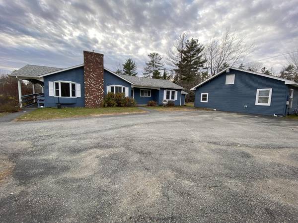 8 Beech Grove AVE, Glenburn, ME 04401