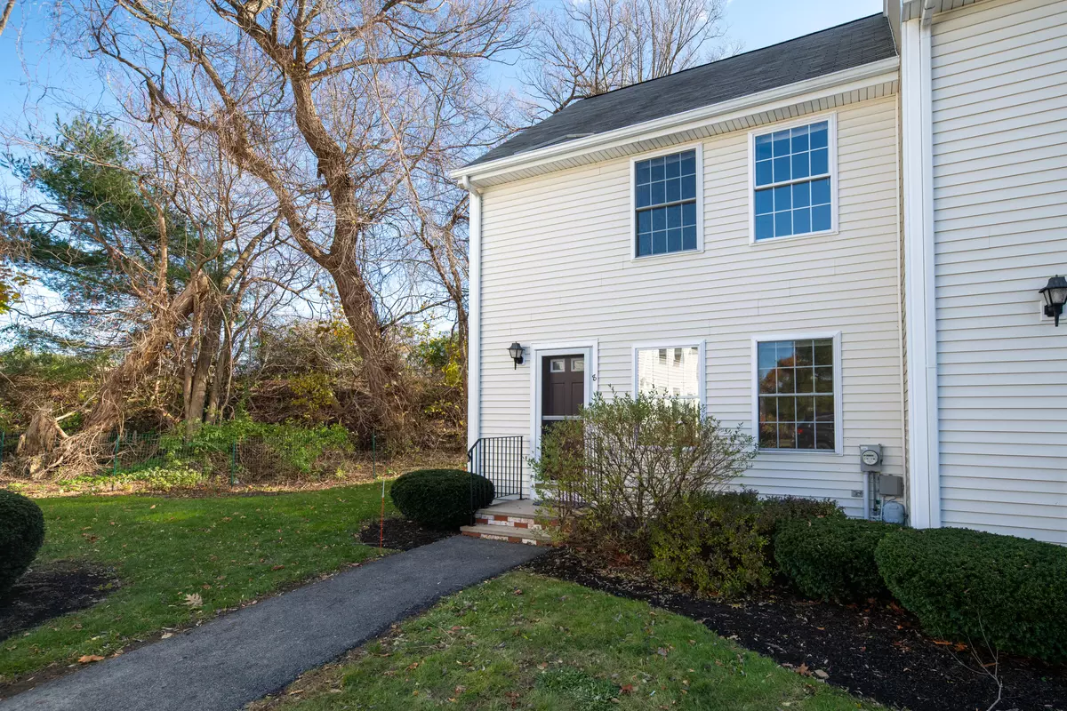 South Portland, ME 04106,330 Sawyer ST #8