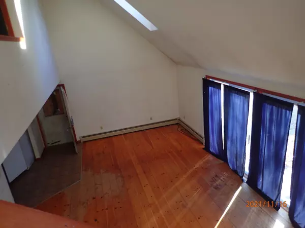 North Berwick, ME 03906,90 High ST