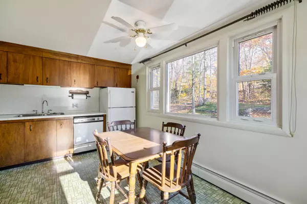 South Portland, ME 04106,91 Coach RD