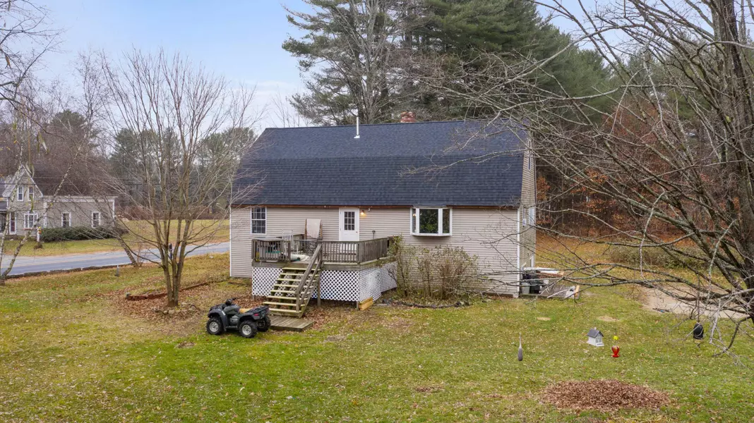 10 N Raymond RD, Gray, ME 04039
