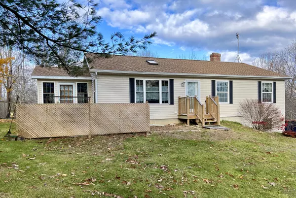 29 Tyler LN, Frankfort, ME 04438