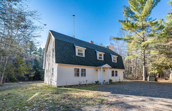 173 County Woods RD, Newport, ME 04953