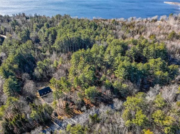 Newport, ME 04953,173 County Woods RD