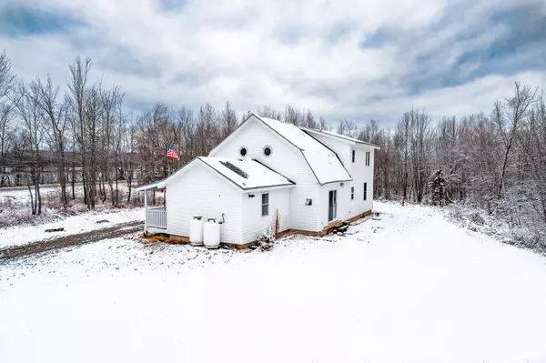 Milford, ME 04461,893 Main RD