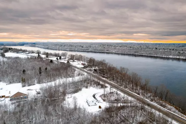 Milford, ME 04461,893 Main RD