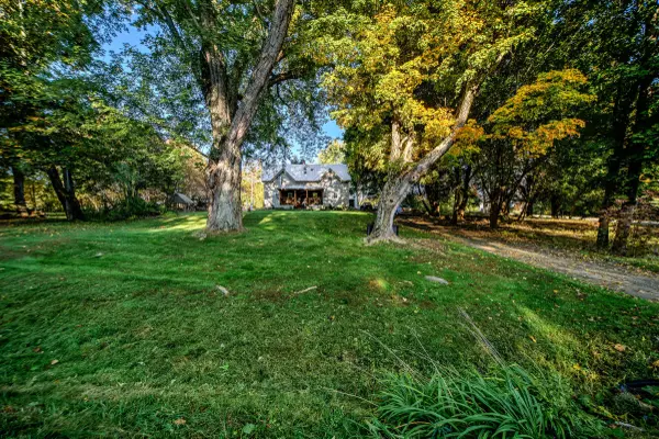 Sidney, ME 04330,990 Pond RD