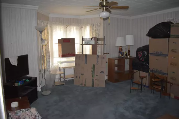 Mattawamkeag, ME 04459,7 Cross St ST