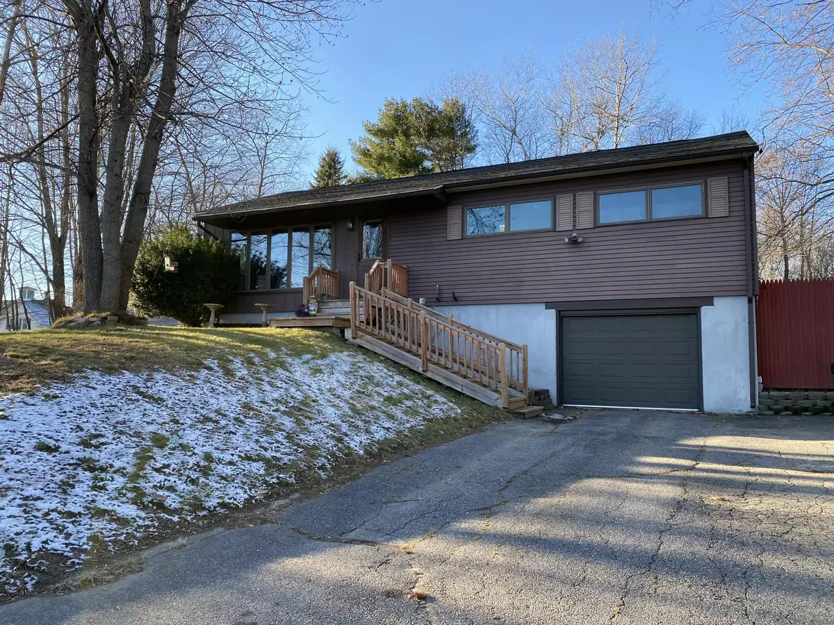 Lisbon, ME 04250,26 Webster RD