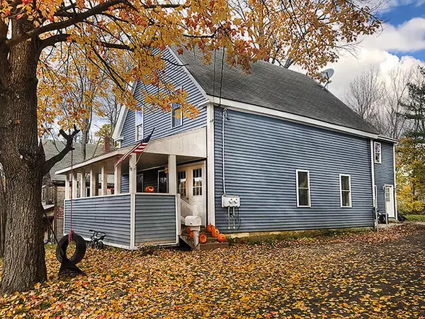 18 Chestnut ST, Gardiner, ME 04345