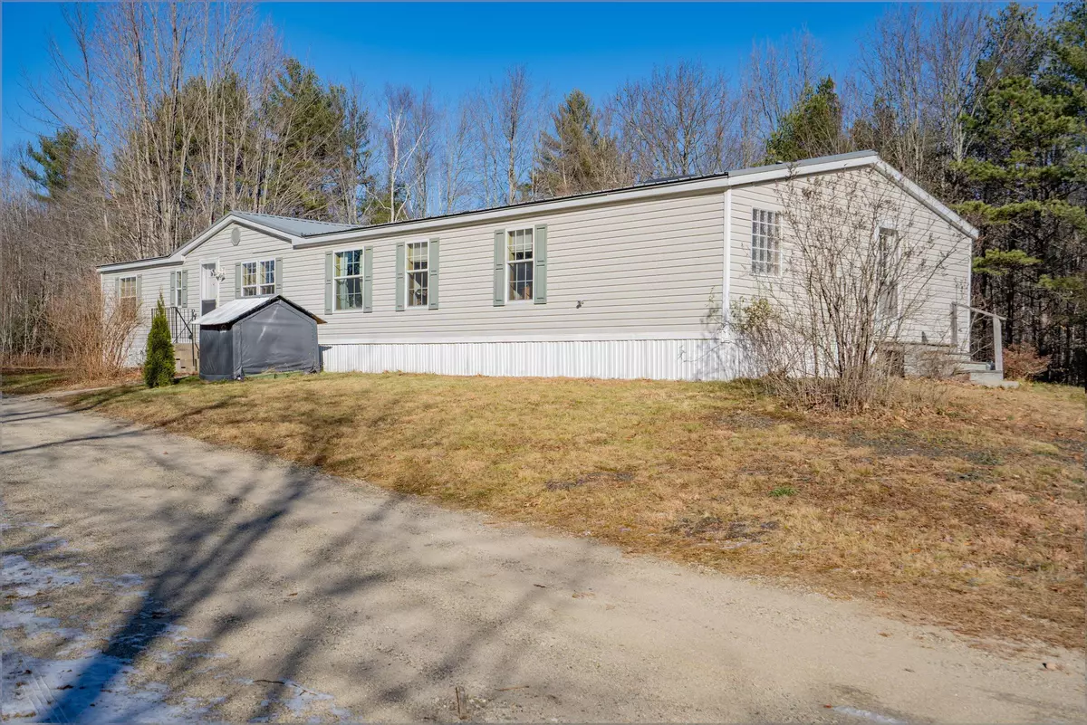 Gray, ME 04039,132 Cambell Shore RD