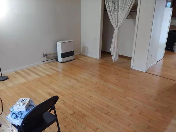 South Portland, ME 04106,33 Hobart Street #4