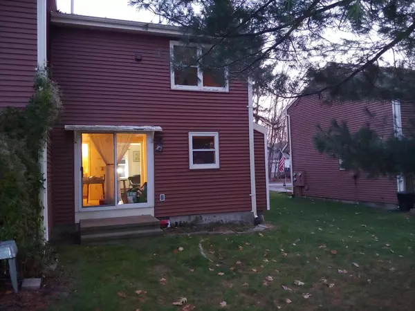 South Portland, ME 04106,33 Hobart Street #4