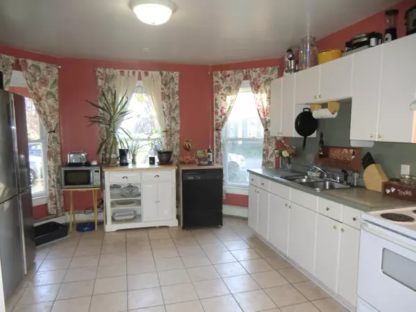 Gardiner, ME 04345,21 Bartlett ST