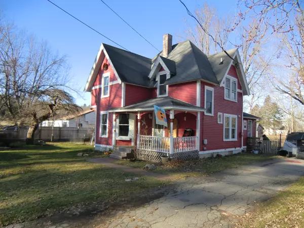 21 Bartlett ST, Gardiner, ME 04345