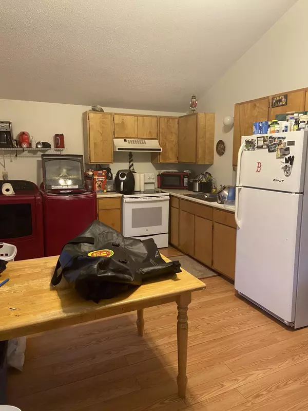 Glenburn, ME 04401,912 Hudson RD