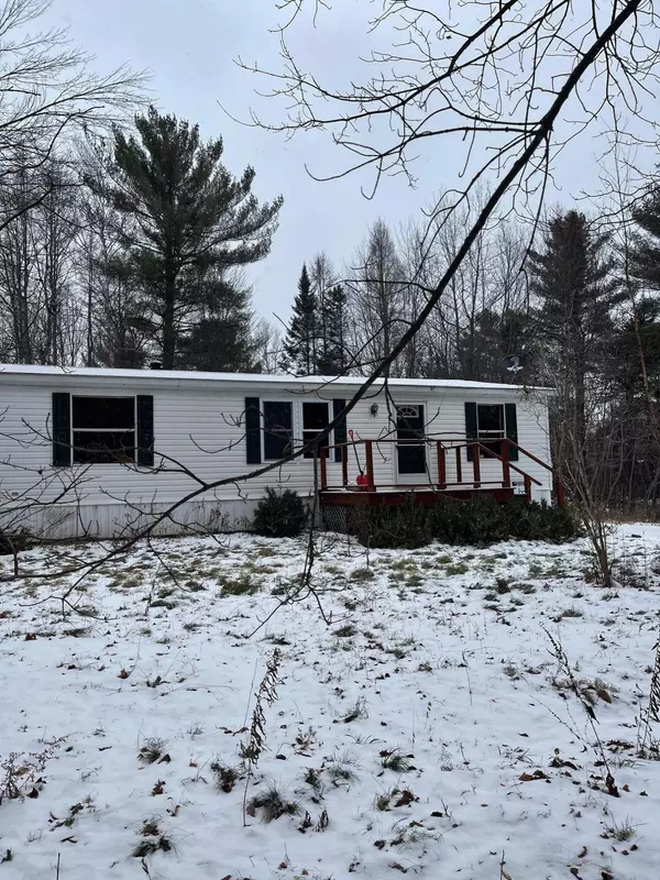 West Paris, ME 04289,7 Yeaton LN
