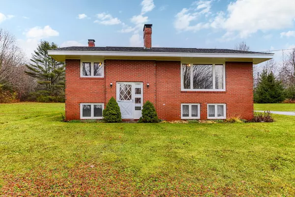 129 Back Winterport RD, Hampden, ME 04444