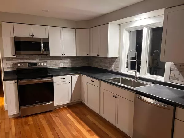 Biddeford, ME 04005,10 Lamothe AVE