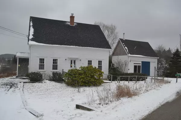 2 Pettegrow Point RD, Machiasport, ME 04655