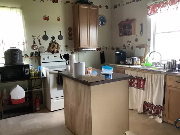 Fort Fairfield, ME 04742,216 Limestone RD