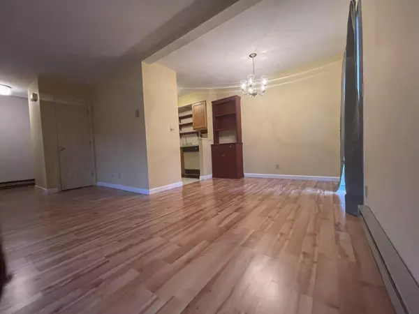 Portland, ME 04102,82 Glenridge DR #82