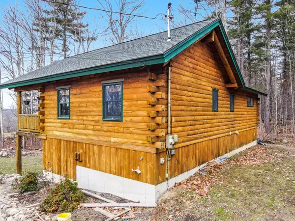 Wales, ME 04280,10 Centre RD