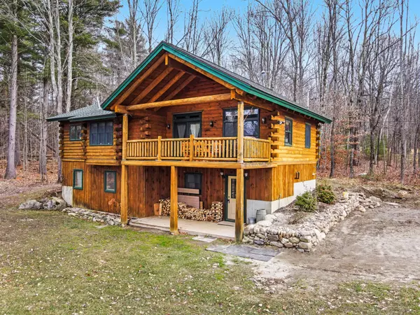 Wales, ME 04280,10 Centre RD