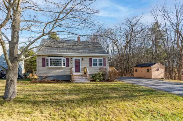 90 Rowe AVE, Portland, ME 04102